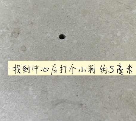 易门瓷砖空鼓维修公司专业解答在瓷砖铺贴过程中，如果砂料搅拌不均匀，将会带来以下问题
